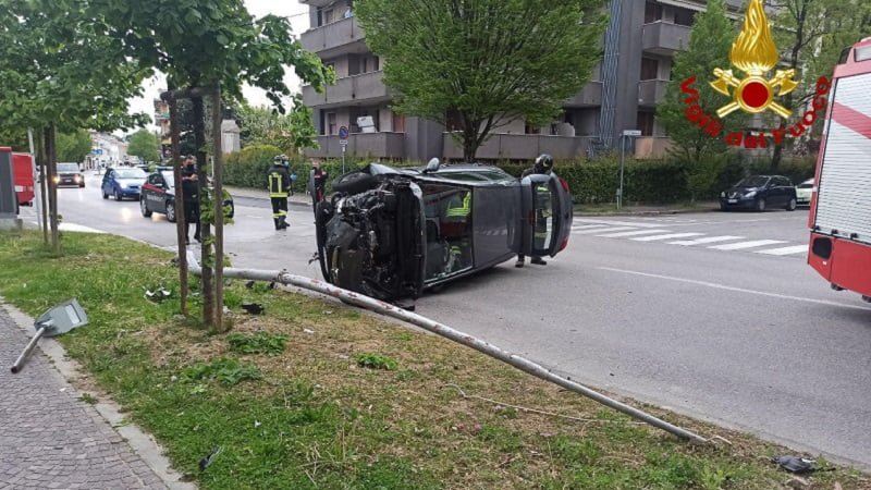 Questa immagine ha l'attributo alt vuoto; il nome del file è conegliano-viale-2-260421.jpg