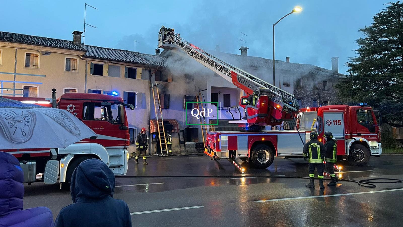 Questa immagine ha l'attributo alt vuoto; il nome del file è farradisoligo-incendio-11042021-1-1600x900.jpg
