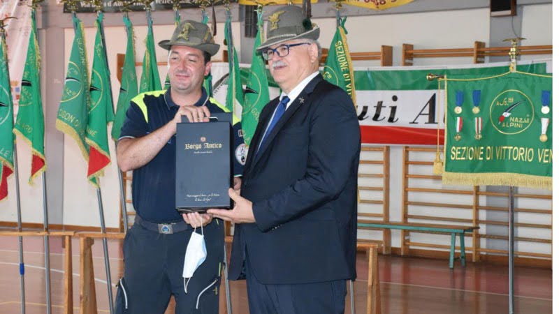 Questa immagine ha l'attributo alt vuoto; il nome del file è vittorio-introvigne-200521.jpg