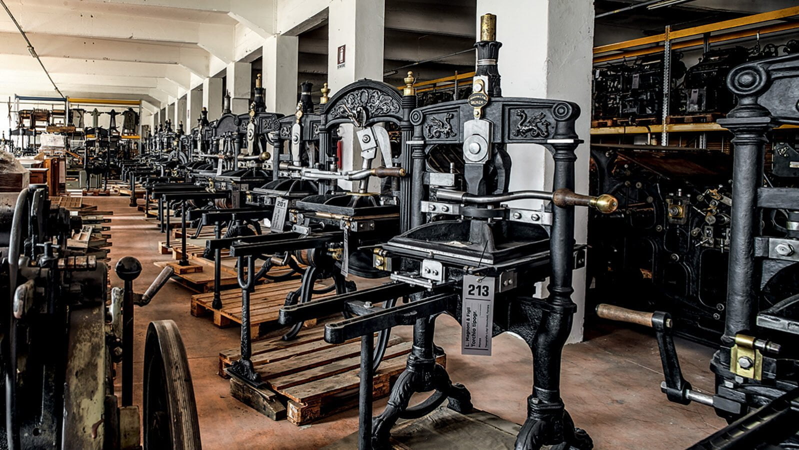 Il magazzino della Tipografia Italiana di Cornuda