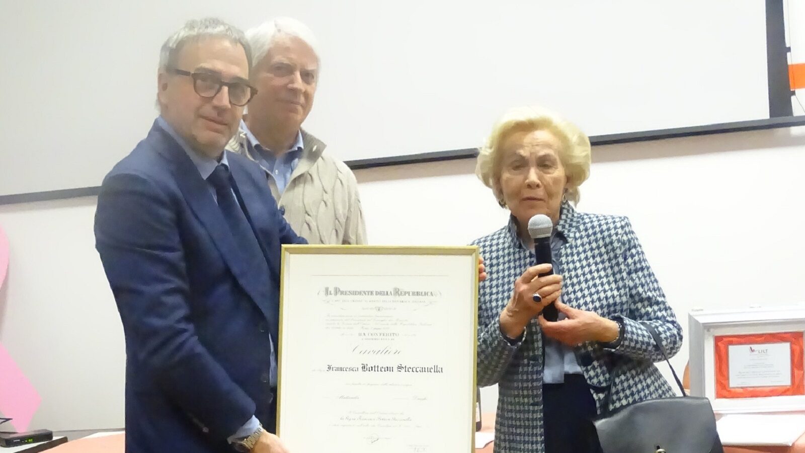 A destra Francesca Steccanella