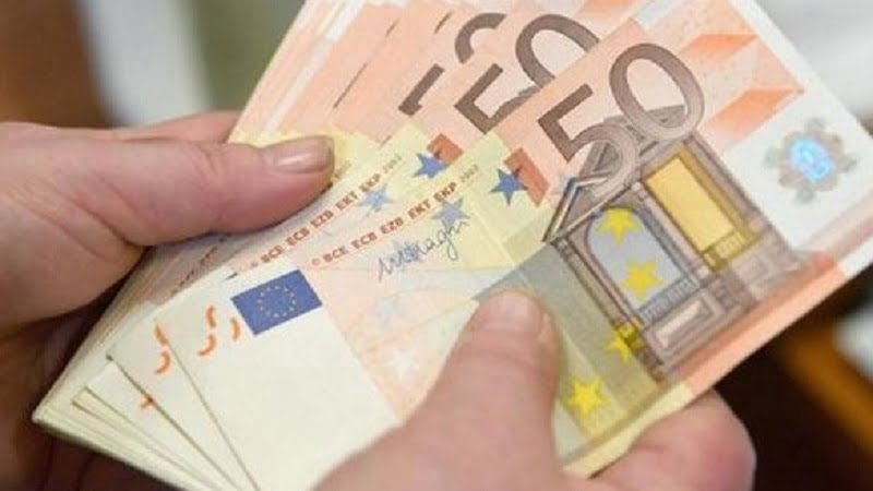 Nel 2021 il 48% dei consumi degli italiani è stato pagato in contanti