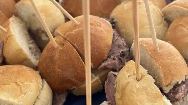 La "guerra del panino” contro i disservizi della mensa scolastica