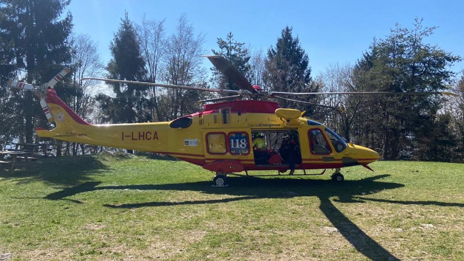 Recuperata in elicottero una pilota diciottenne in zona Stella Alpina sul Grappa