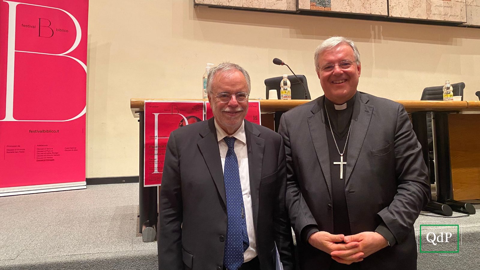 Il professor Andrea Riccardi con il vescovo Michele Tomasi