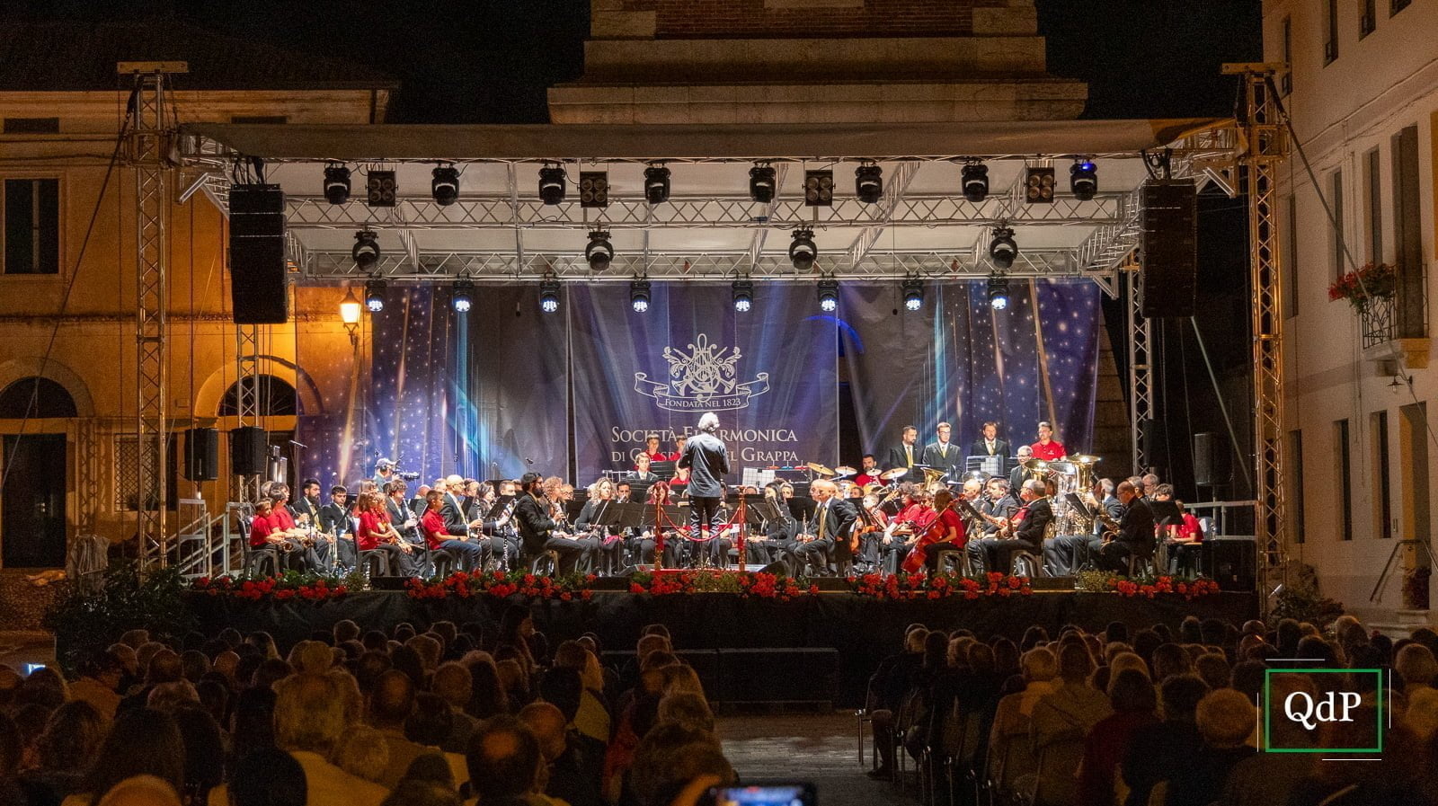 La Società Filarmonica e il suo pubblico in piazza per i 200 anni dalla sua fondazione