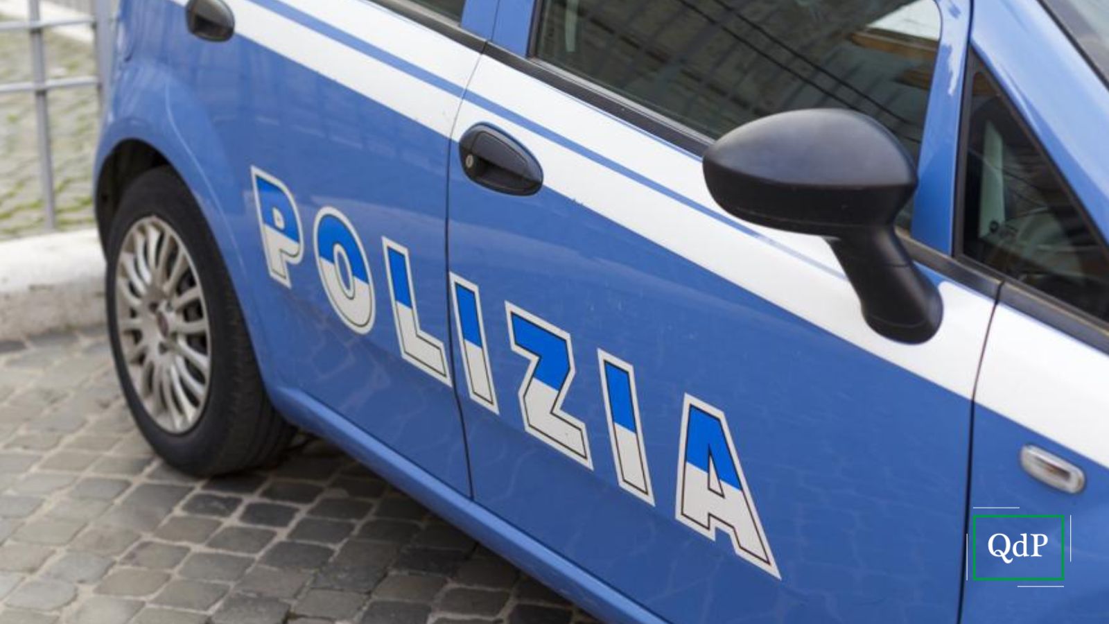 Una pattuglia della Polizia di Stato