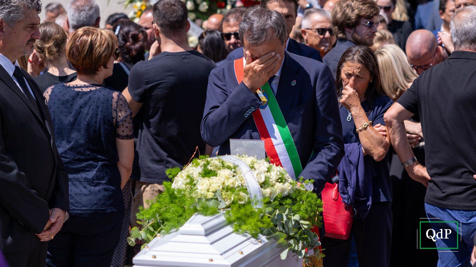 Le lacrime del sindaco di Venezia Brugnaro