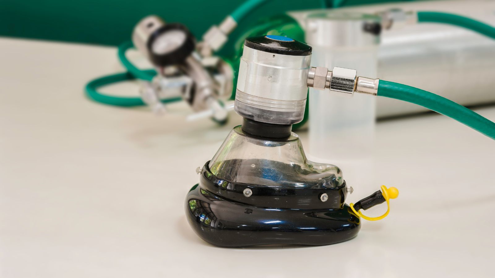 Black out da maltempo, catena solidale salva anziano: aveva ossigeno solo per mezz'ora