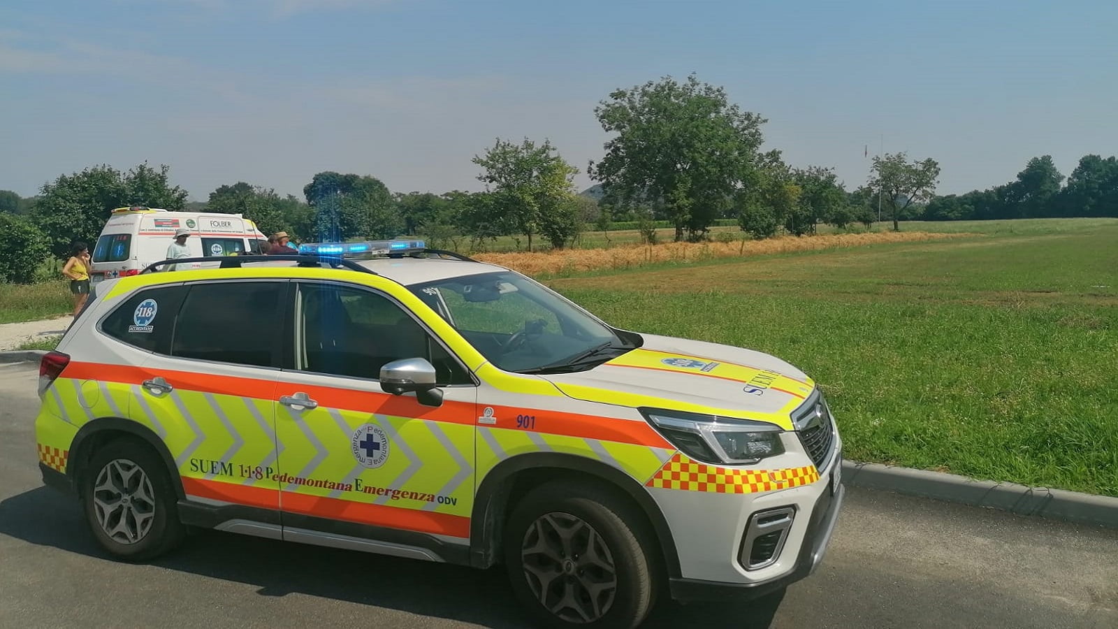 L'automedica e l'ambulanza sul posto