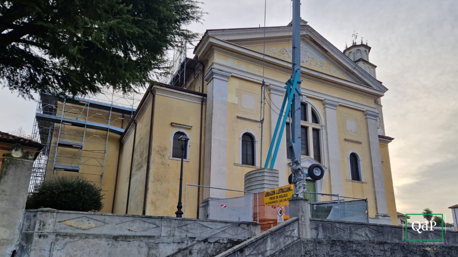 Lavori in corso alla chiesa parrocchiale di Refrontolo