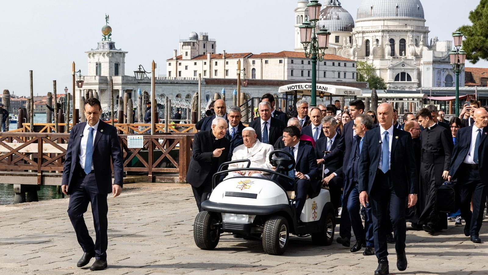 È il giorno di Papa Francesco in laguna: 