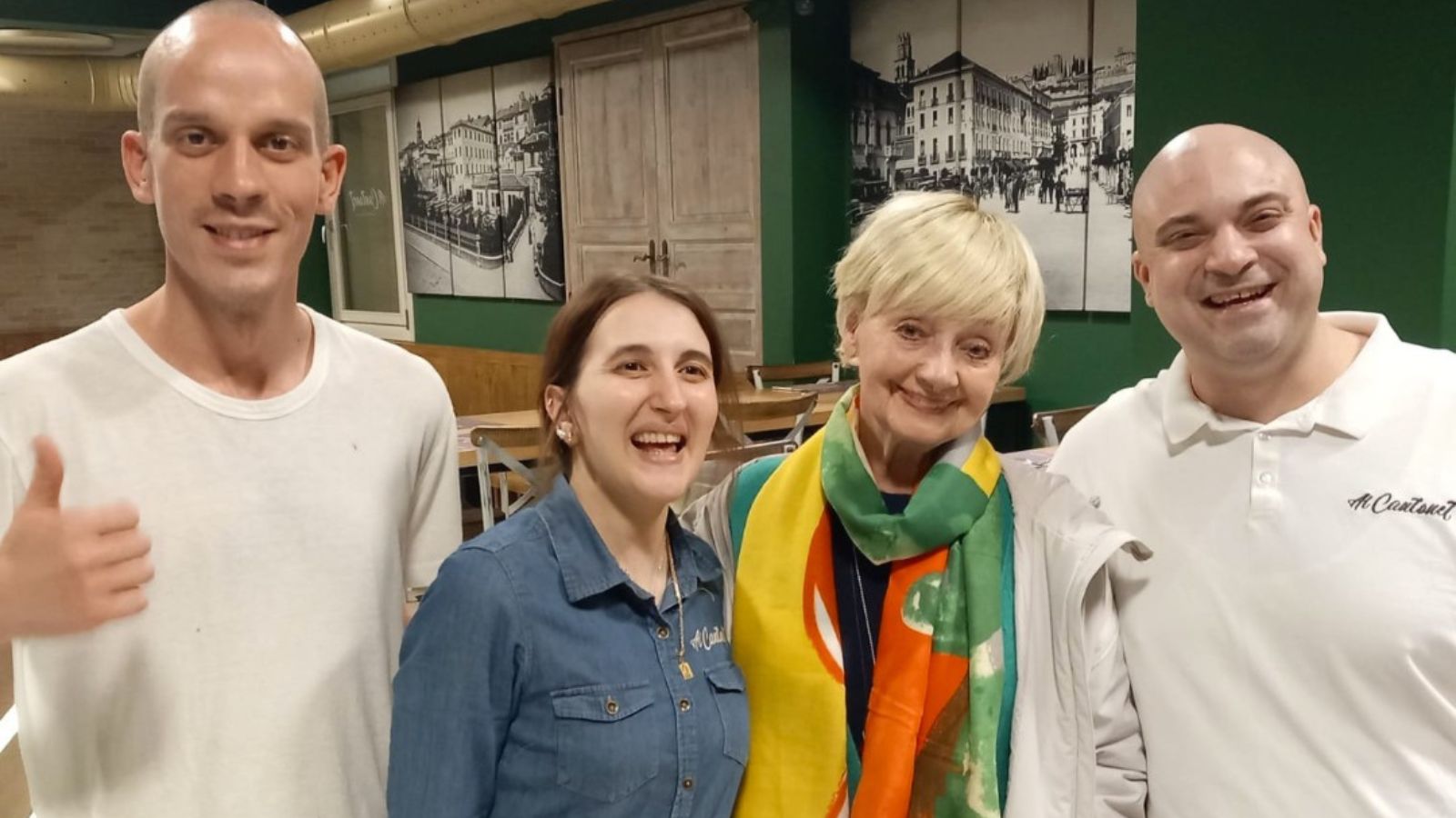 Milena Vukotic in "visita" alla pizzeria Al Cantonet