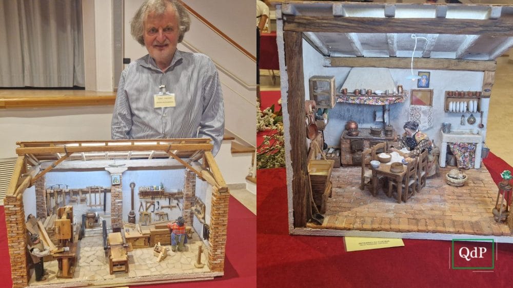 Luigi Tosatto con la miniatura della bottega da falegname del padre. A destra la riproduzione della cucina dei nonni